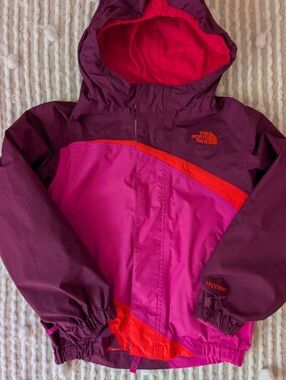 The North Face Kids' Hooded Rain Jacket-size 5